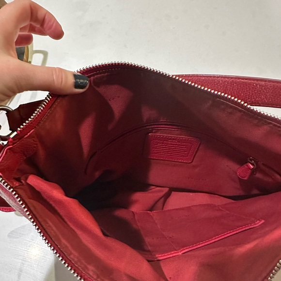 Coach Handbag with shoulder strap and crossbody strap. - Picture 2 of 4